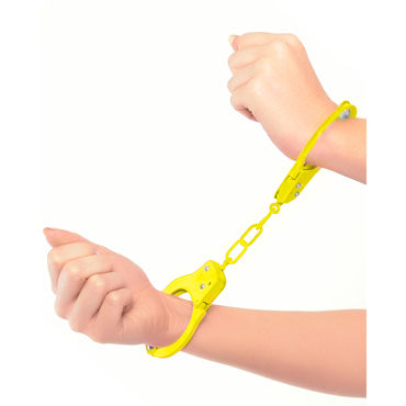 Pipedream Neon Fun Cuffs, желтые - Наручники неоновые металлические с ключиками - купить в секс шопе Pipedream Neon Fun Cuffs, желтые - Наручники неоновые металлические с ключиками - купить в секс шопе
