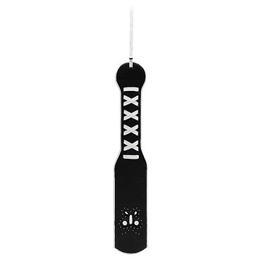 Shots Toys Bad Romance Leather Paddle with White Stitching, черный, Пэддл с рельефной бабочкой Shots Toys Bad Romance Leather Paddle with White Stitching, черный, Пэддл с рельефной бабочкой