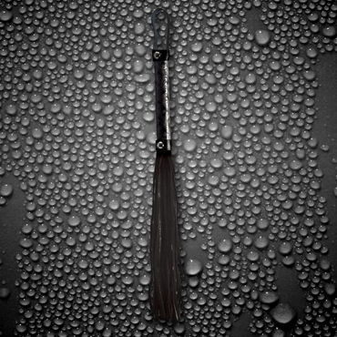 NS Novelties Sinful Whip - Многохвостая виниловая плетка - купить в секс шопе NS Novelties Sinful Whip - Многохвостая виниловая плетка - купить в секс шопе