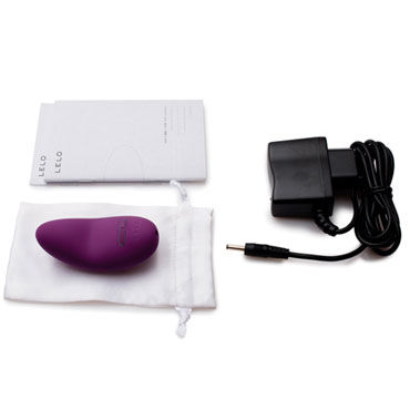 Lelo Lily, фиолетовый, Перезаряжаемый клиторальный стимулятор анатомической формы с нежнейшим покрытием и другие товары Lelo с фото Lelo Lily, фиолетовый, Перезаряжаемый клиторальный стимулятор анатомической формы с нежнейшим покрытием и другие товары Lelo с фото